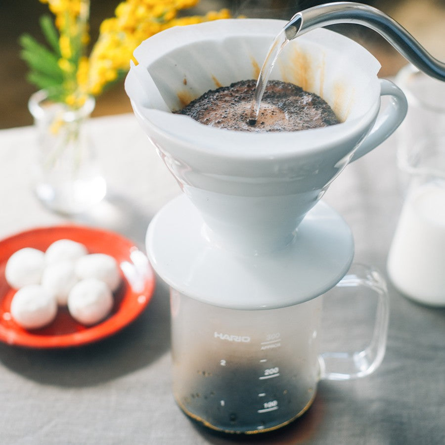 Hario Beaker Glass Server 300ml – Laboratory Glass Aesthetic for Your Coffee Bar